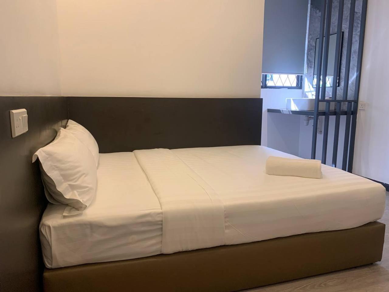 The Daily Hotel Kota Kinabalu Kültér fotó